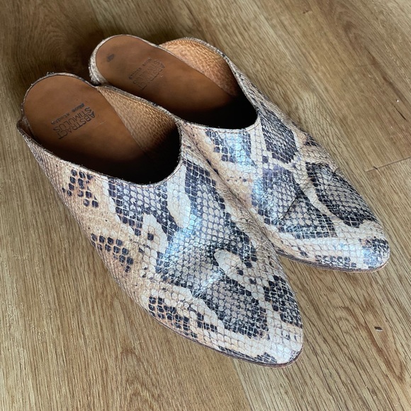 Leather Mules - Picture 2 of 6